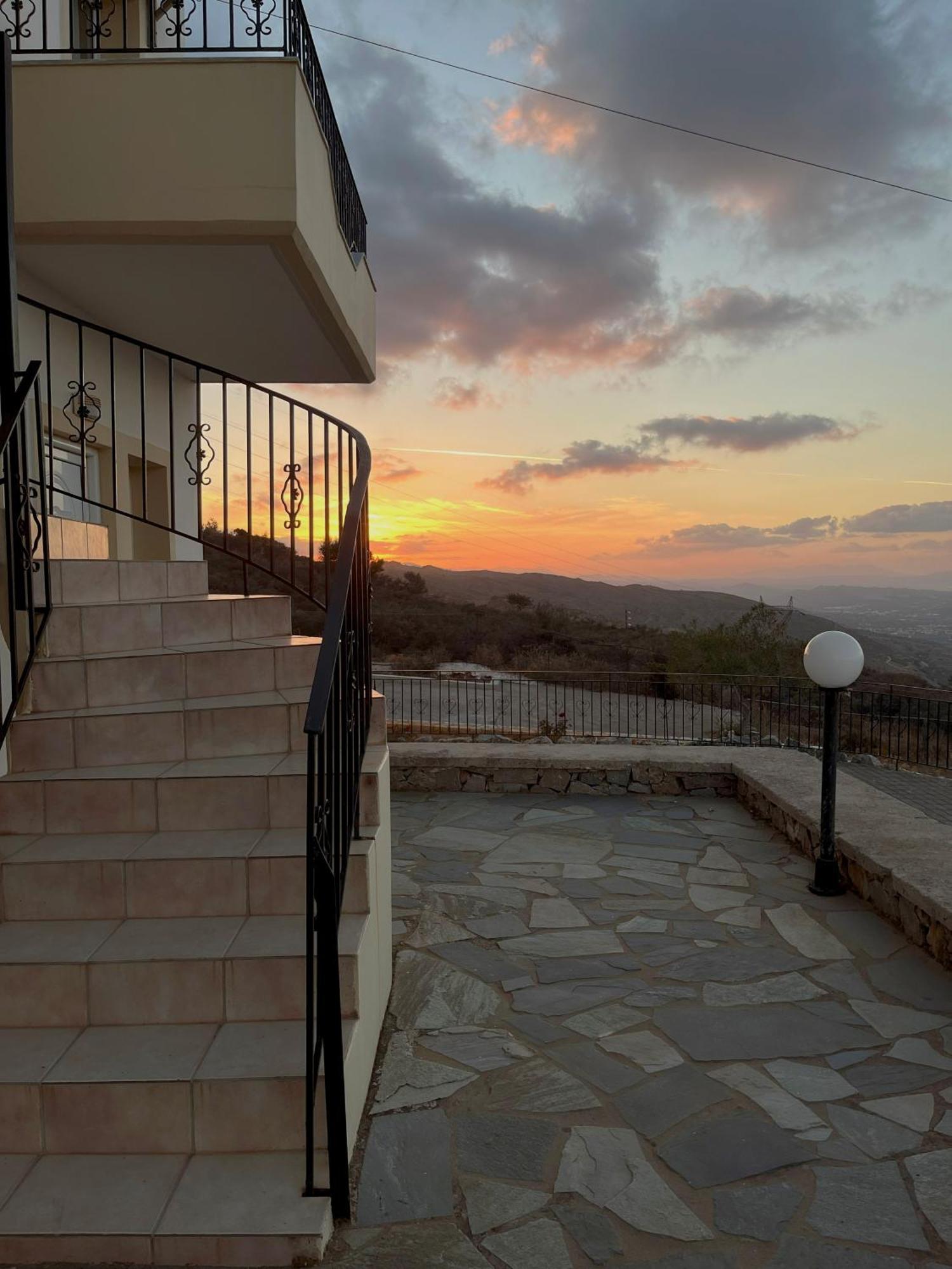 Panos Village Maláxa Esterno foto